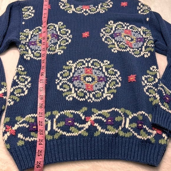 Northern Isles hand embroidered ramie sweater size medium - Picture 6 of 7